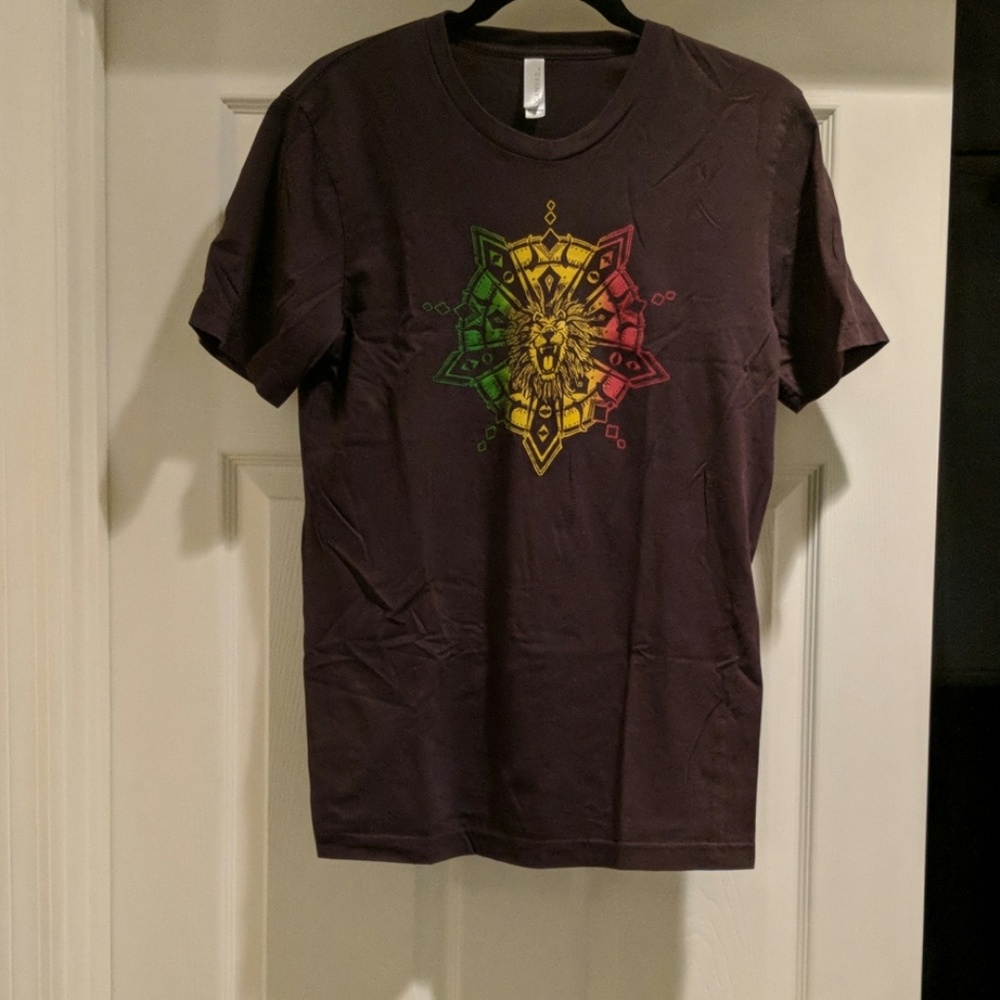 Brown tee with 🦁 lion